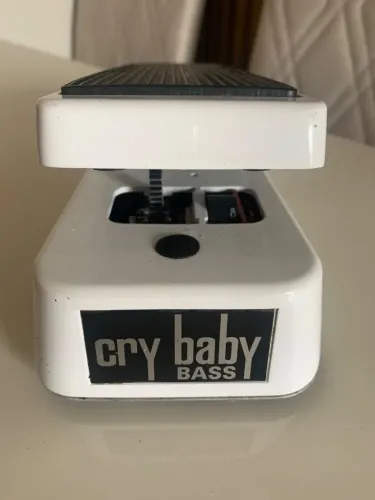 Pedal Wah Wah Cry Baby Bass Dunlop