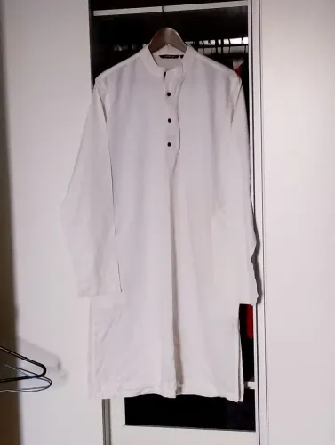 Camisa Longa Indiana "Kurta" Tamanho M Branca e Bege Algodão