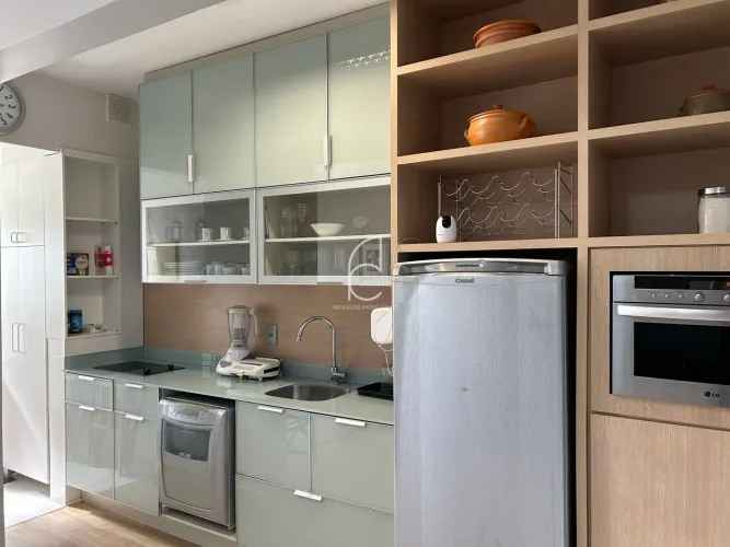 Apartamento 2 dormitórios sendo 1 suíte no Itacorubi, Florianópolis.