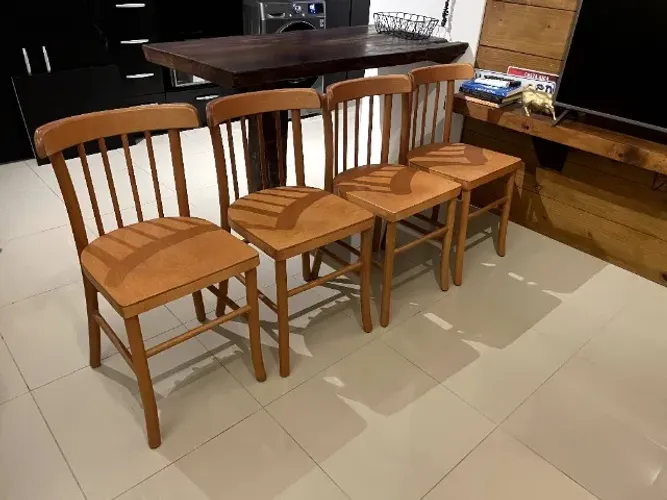 Conjunto com 4 cadeiras de madeira Dominique IdeaStore - verniz jatobá