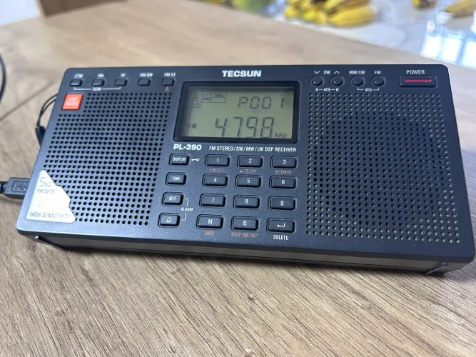 Rádio Tecsun - PL 390