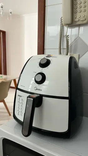 Fritadeira Sem Óleo Midea Liva - Com Marcas de Uso