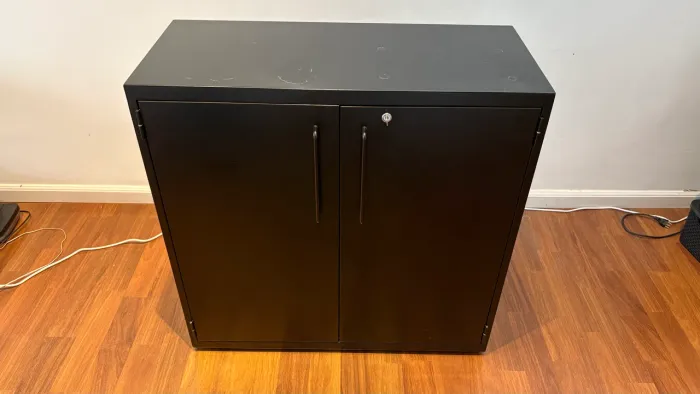 Armário metálico 2 portas baixo