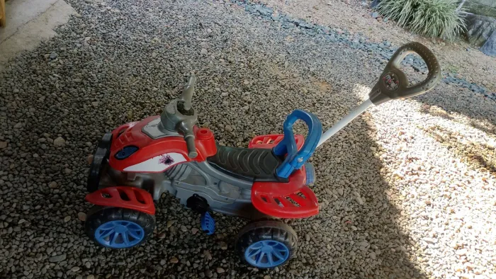 Quadriciclo infantil