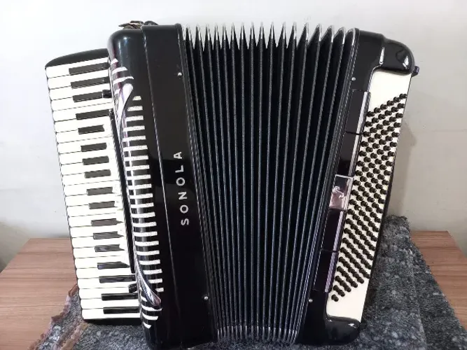 Sanfona / Acordeon Sonola AA10 - ver detalhes abaixo