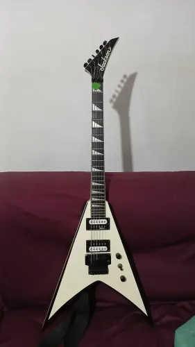 Guitarra Jackson Js32 King V
