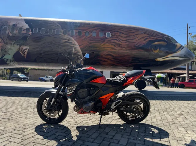 Kawasaki Z800 - ano 2014
