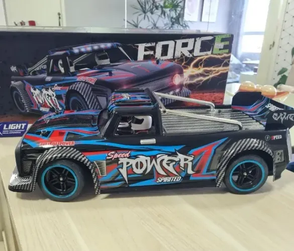 AUTOMODELO WLTOYS 104072 