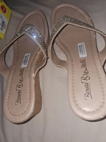 Vendo esse tamanquinho