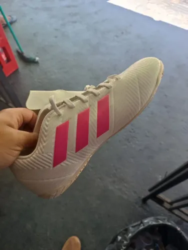 Vendo chuteira da Adidas