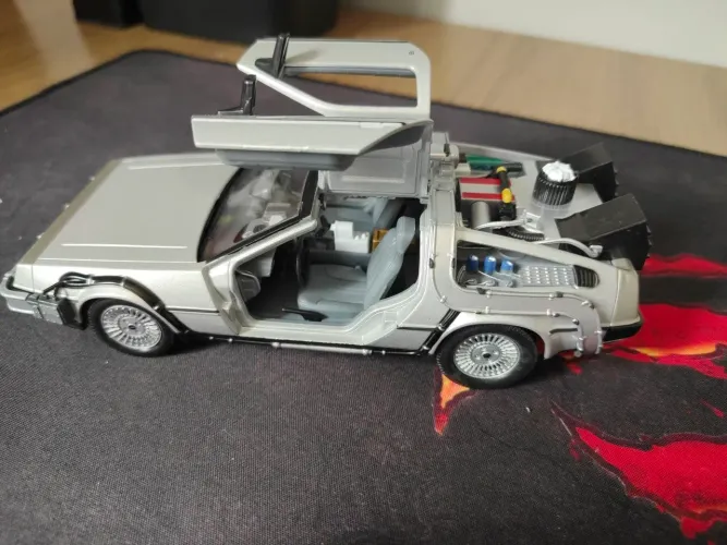 De Lorean back to the Future 1/24