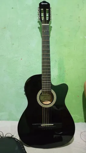 Violão elétrico Giannini