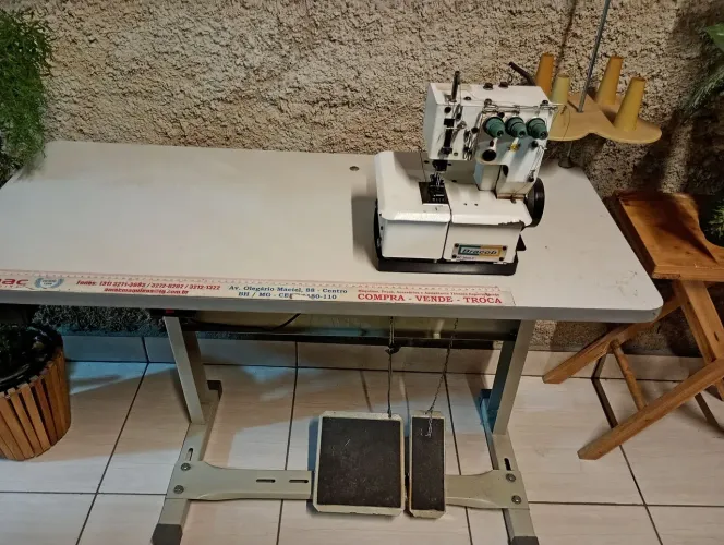 Vendo máquina de costura overloque 3 agulha 
