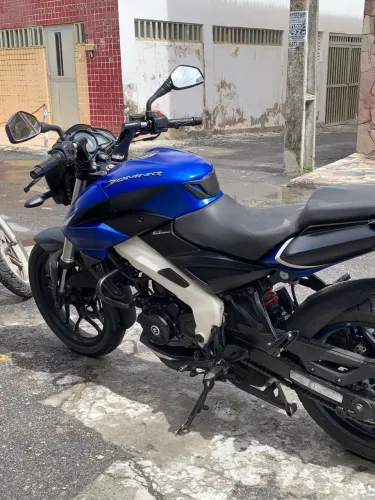 Bajaj dominar 
