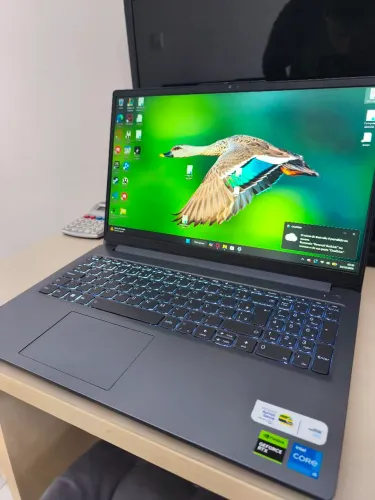Notebook Lenovo Loq E i5 12450-HX / RTX 3050 / 16 GB ram W11