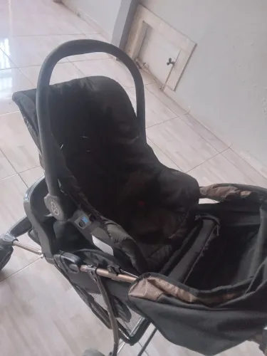 Carrinho e bebê conforto galzerano
