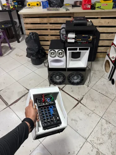 Som automotivo completo