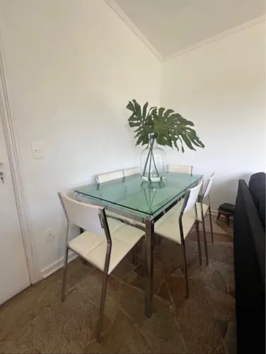 Mesa com cadeiras