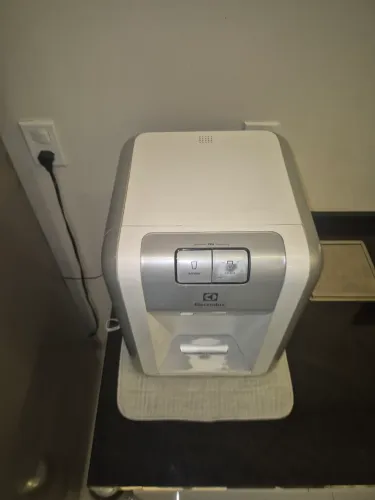 Gela água Eletrolux
