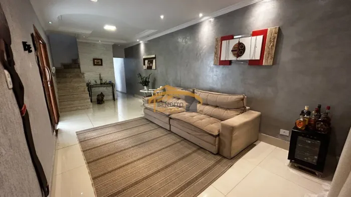 Casa à venda em São Paulo-SP, na Cidade São Francisco: 5 quartos, 3 suítes, sala, 4 banhei