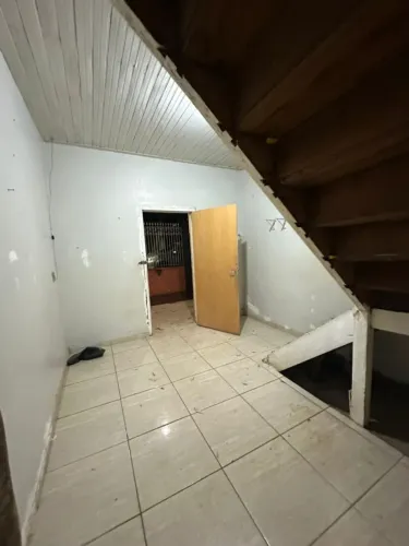 Casa para Locação em Presidente Prudente, CENTRO, 5 dormitórios, 1 banheiro, 1 vaga