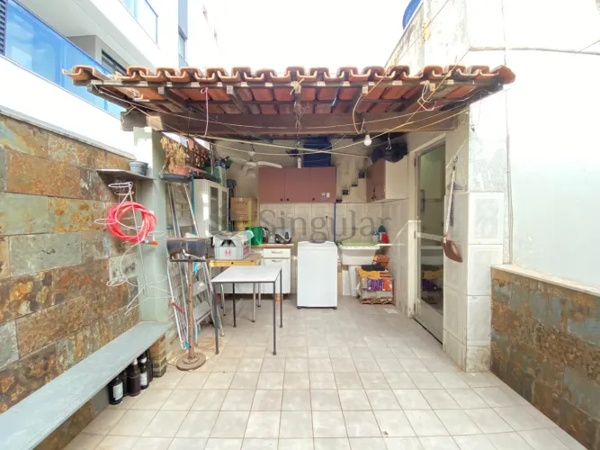 Cobertura à venda no bairro São Mateus  localização estratégica e ótima distribuição inter