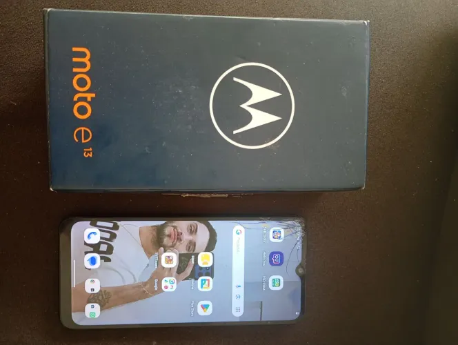 Moto e13