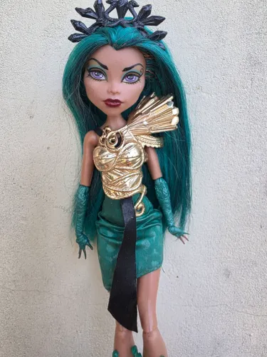 Boneca monster high nefera boo York incompleta