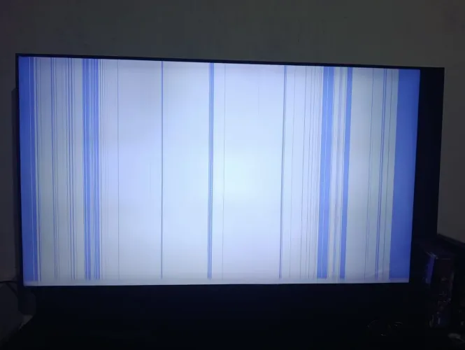 TV Com Tela Em Curto - Samsumg Crystal UHD 4K 50 Polegadas