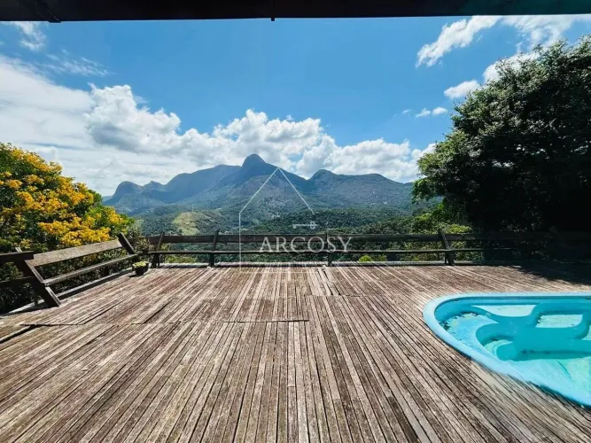 Casa à venda, 266 m² por R$ 1.900.000,00 - Araras - Petrópolis/RJ