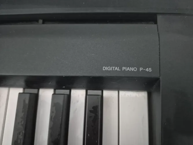 Kit Piano P-45 Preto Yamaha + Suporte + Acessórios