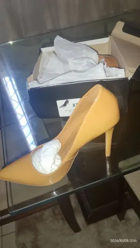 Scarpin Santa Lolla Novo, tamanho 37