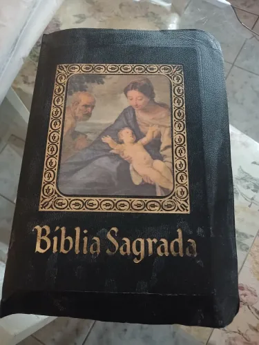 Bíblia Sagrada.