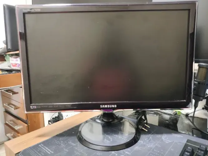 TV/Monitor Samsung LT22A550 é um modelo LED de 21,5 polegadas com resolução Full HD