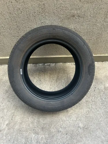 Pneu Goodyear EfficientGrip 215/55 R17 - Usado - Com Pequeno Calombo