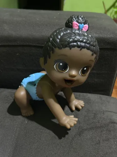 Boneca baby Alive negra engatinhando 1