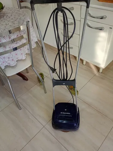 Enceradeira Eletrolux super luxo