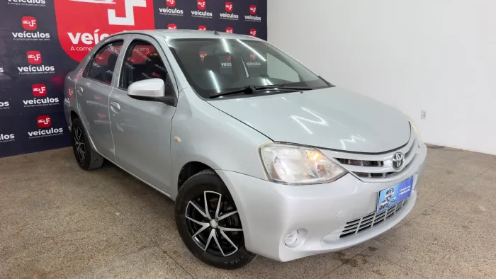Toyota Etios X Sedan 1.5 Flex 16V 4P Mec. 2015