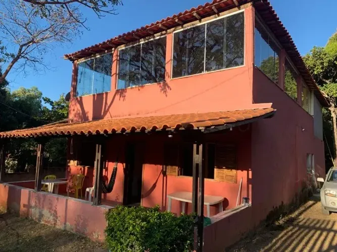 Sitio rural medindo 650m², casa com 2 pavimentos Jaboticatubas.