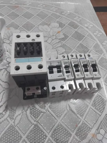 Contator e Dijuntores SIEMENS, apenas 550$ 