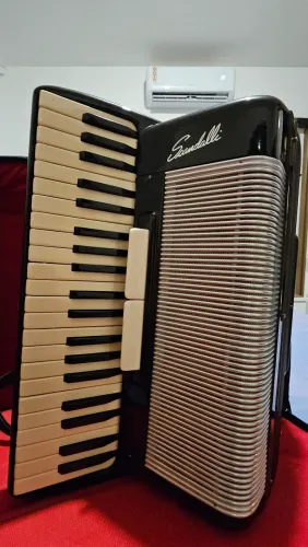Scandalli para colecionadores 