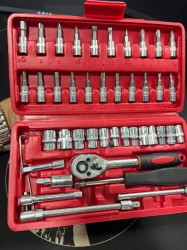 KIT de FERRAMENTAS (46 peças conjunto de chaves)