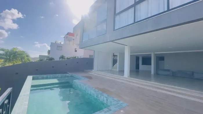 CASA RECÉM-CONSTRUÍDA PARA LOCAÇÃO EM ALPHAVILLE II SALVADOR | 4 SUÍTES, PISCINA E 480m²