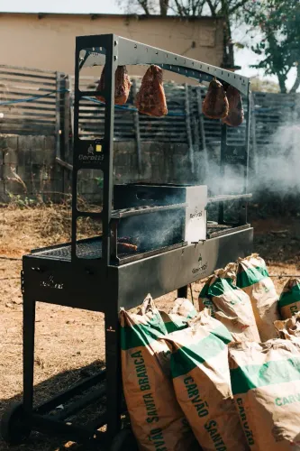 Churrasco para eventos/ roda para costela