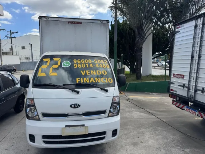 Kia bongo baú diesel 2022
