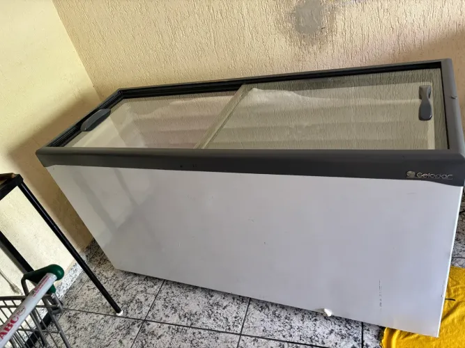 Freezer tampa de vidro é 