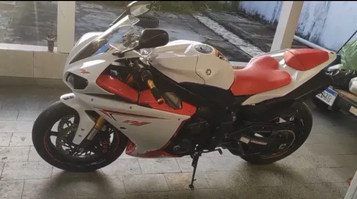 Lendária Yamaha R1