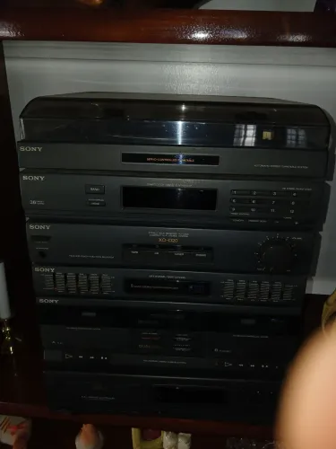 Aparelho de som com disco de vinil(falar com marilda *)