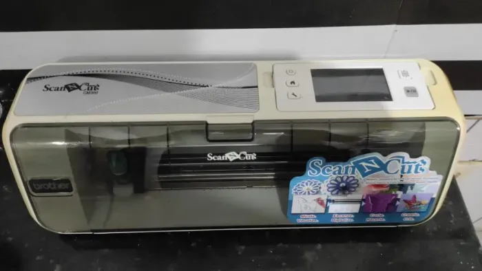 Maquina de Corte ScanCut - CM300 - BROTHER