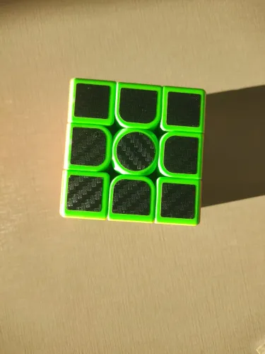 Cubo Mágico em ótimo estado